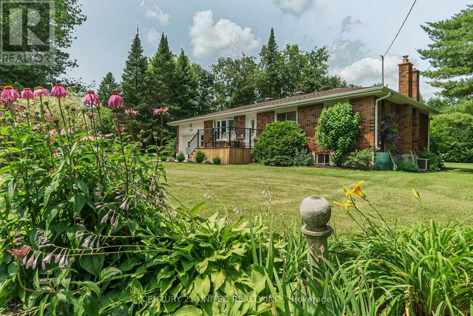 696 Skyline Road, Selwyn, Ontario  K0L 1T0 - Photo 2 - X12246591