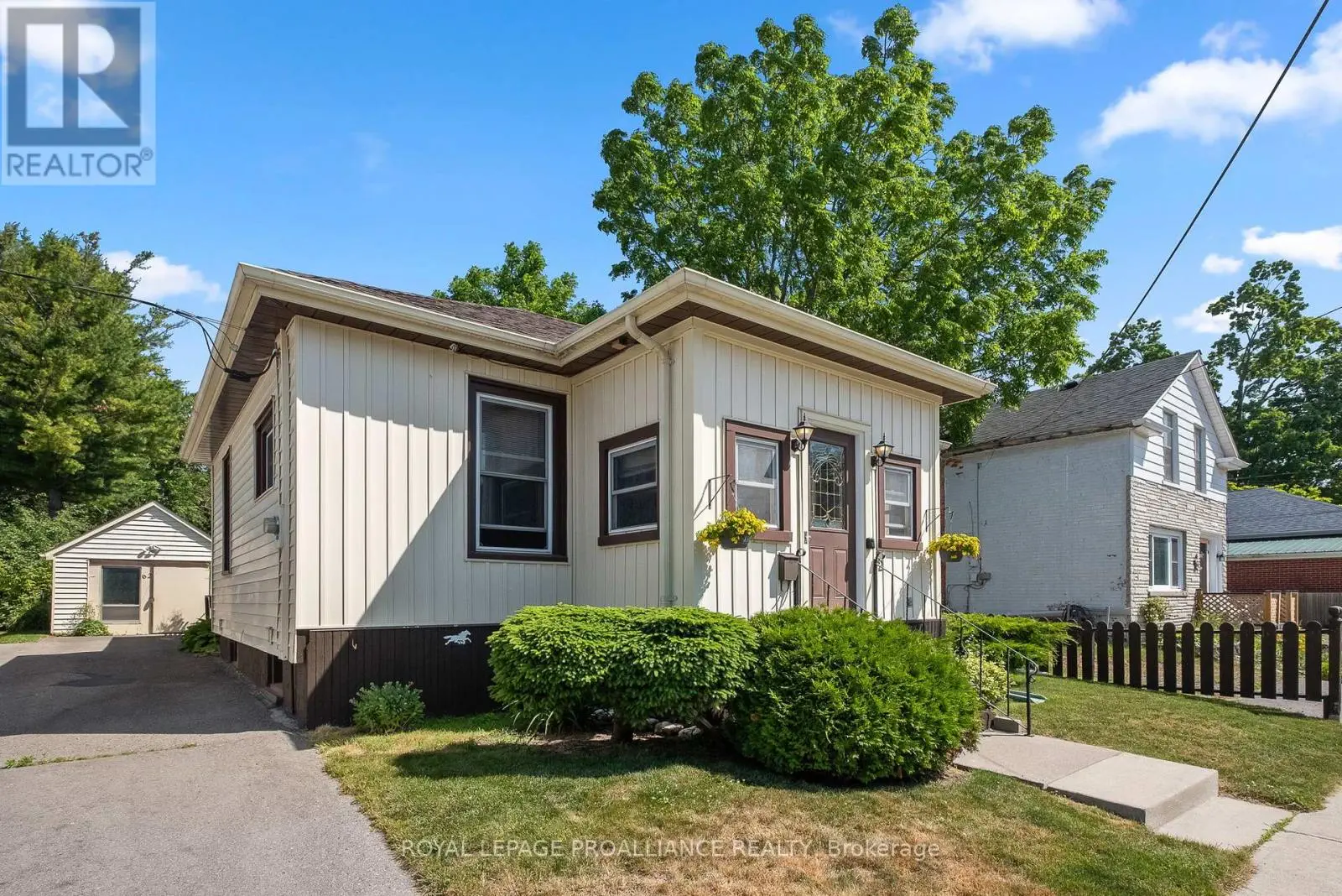 62 James Street E, Cobourg, Ontario  K9A 1H1 - Photo 3 - X12246623