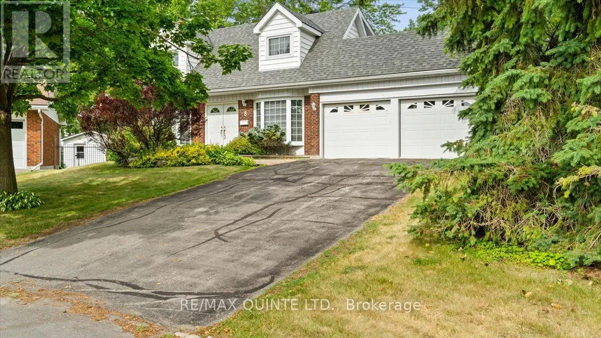 8 Enid Court, Belleville, Ontario  K8P 1G3 - Photo 2 - X12246736