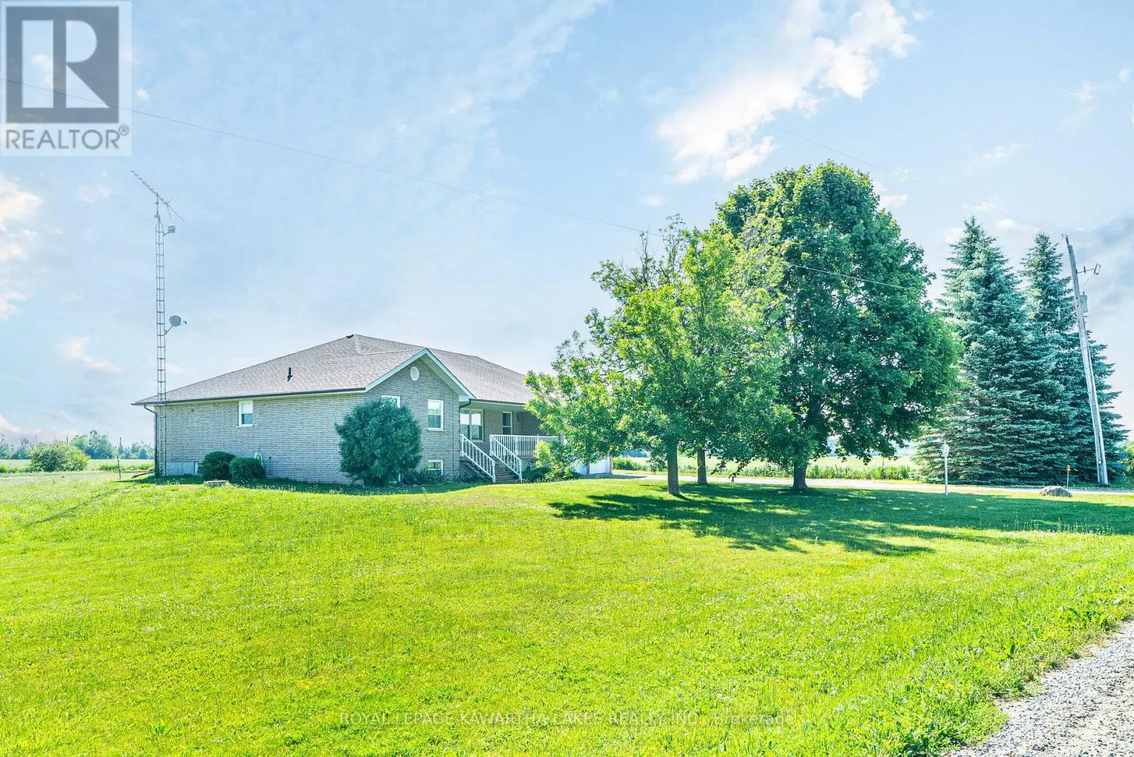 120 Mark Road, Kawartha Lakes, Ontario  K0M 2G0 - Photo 3 - X12246842