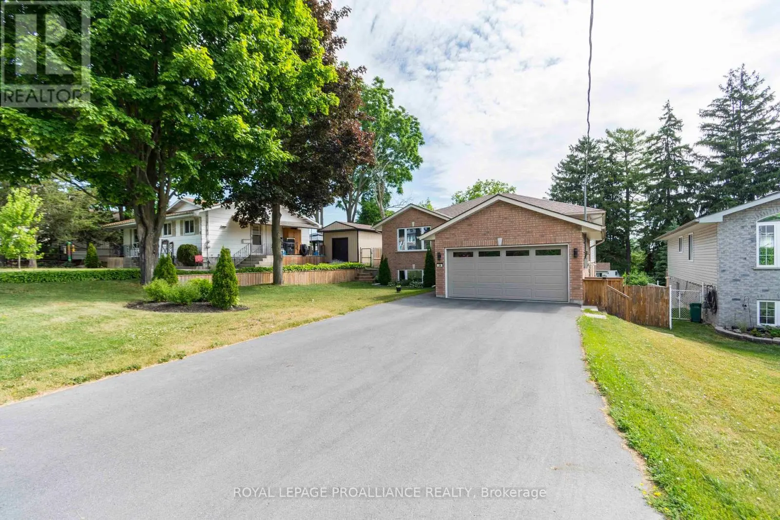 39 Reid Street, Quinte West, Ontario  K8V 5V8 - Photo 3 - X12246973