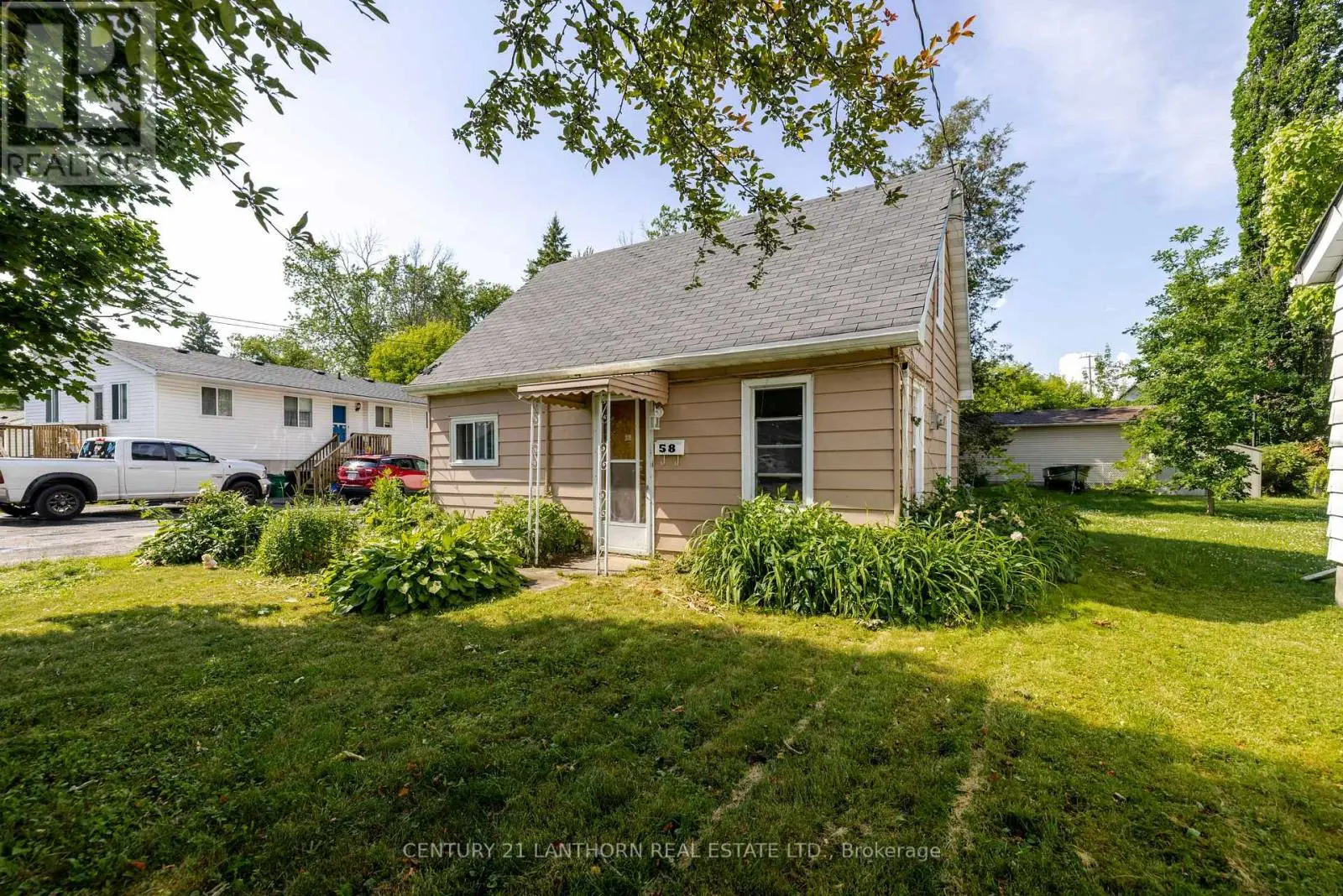 58 Kidd Avenue, Quinte West, Ontario  K8V 2C7 - Photo 2 - X12246998