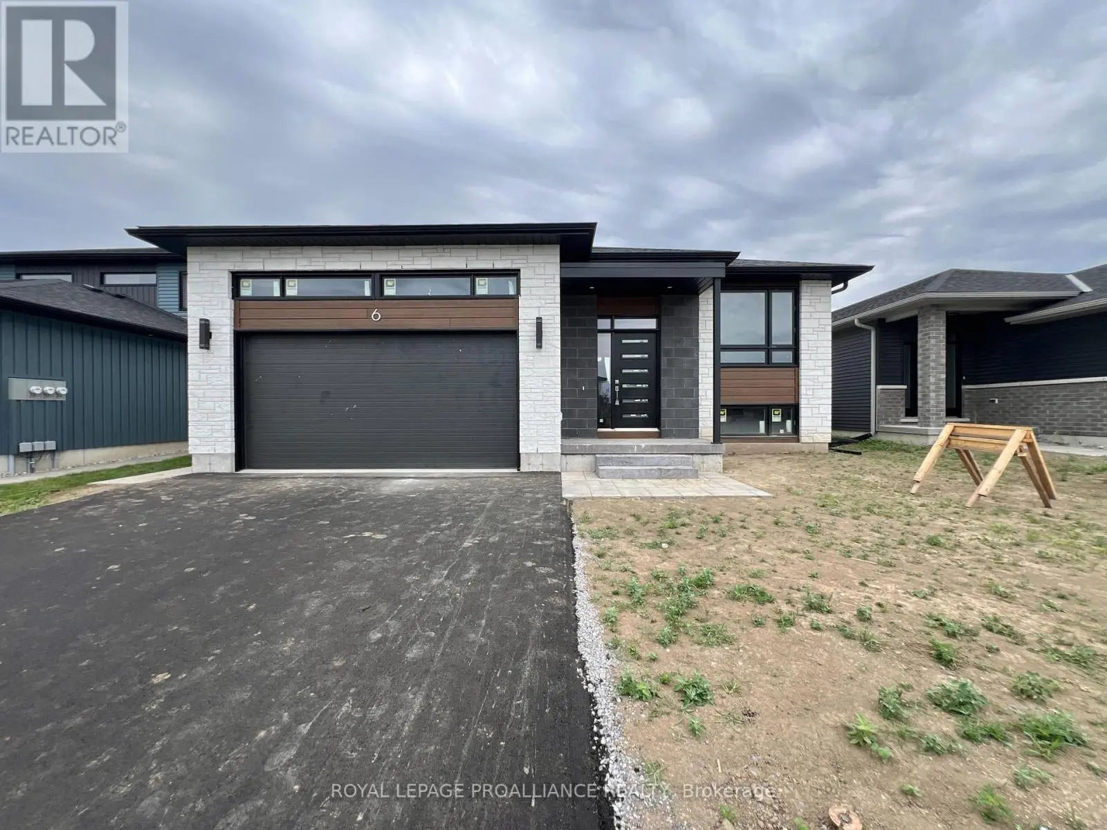 6 HORTON COURT, Belleville, Ontario