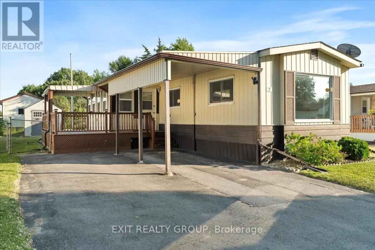 7 Finch Lane, Quinte West, Ontario  K8N 4Z3 - Photo 2 - X12247133