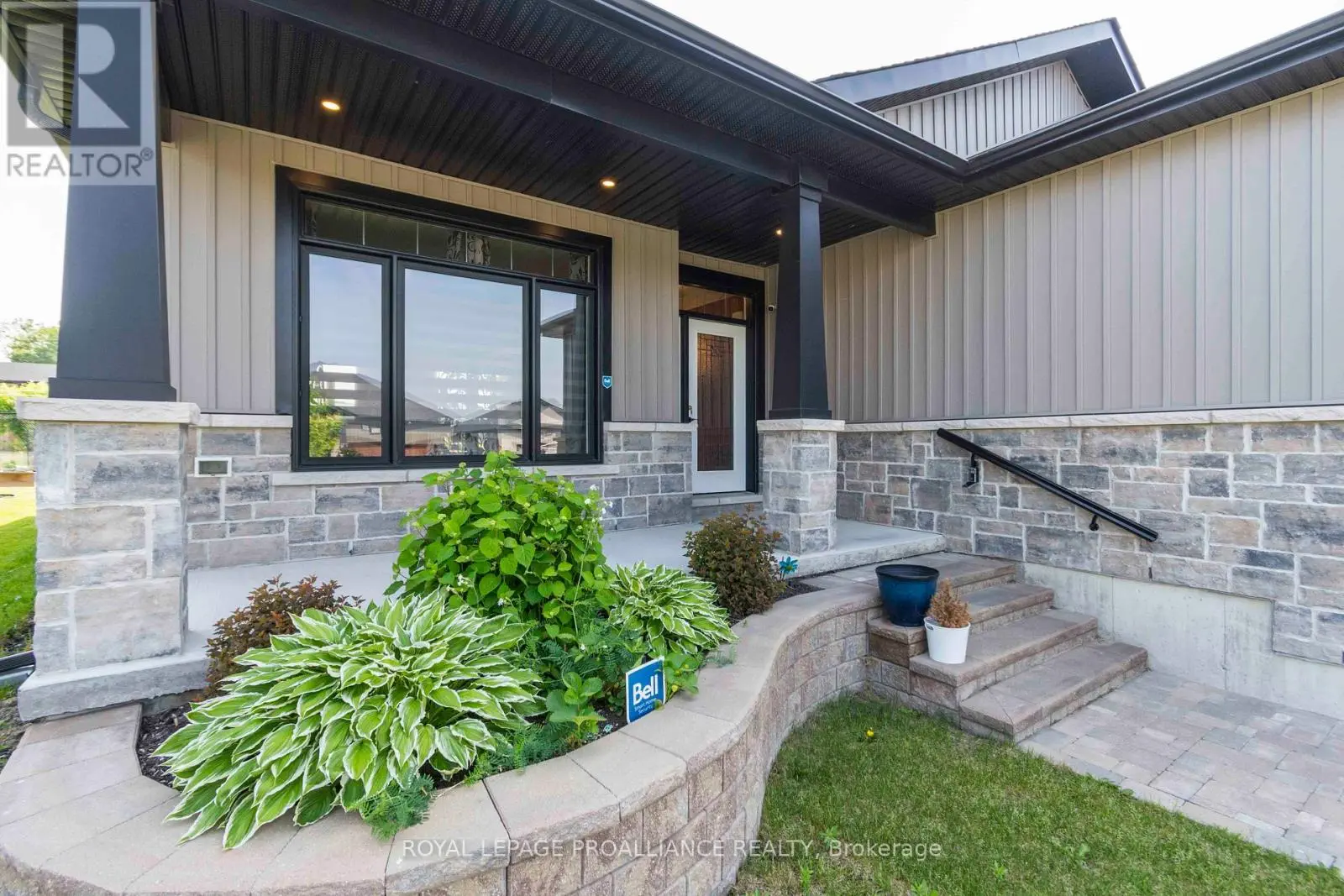 93 Ambrosia Terrace, Quinte West, Ontario  K8V 0G7 - Photo 3 - X12247149