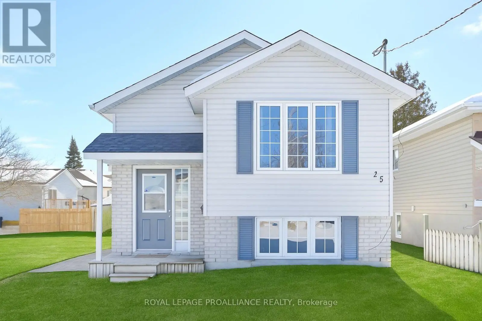 A - 25 Metcalfe Street, Quinte West, Ontario  K8V 6S9 - Photo 1 - X12247210