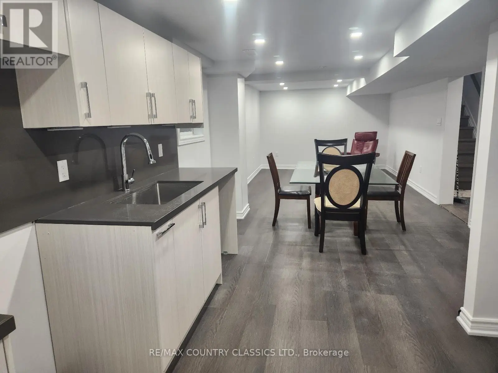 Lower - 7 Beechwood Drive, Peterborough West, Ontario  K9J 1M2 - Photo 3 - X12247292
