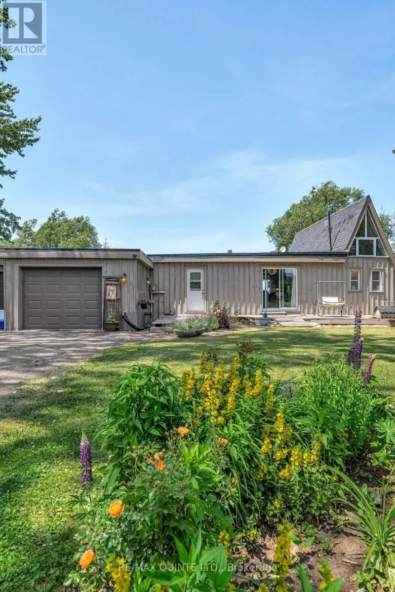 124 Onderdonk Lane, Prince Edward County, Ontario  K0K 1V0 - Photo 3 - X12247434