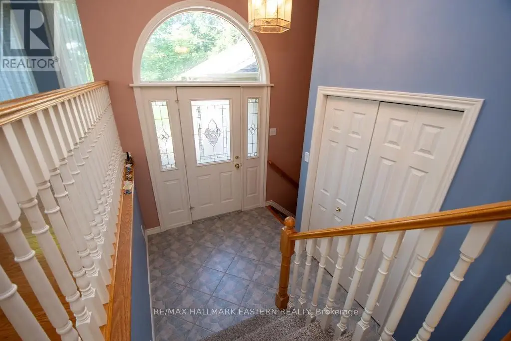 2 Huntingwood Crescent, Kawartha Lakes, Ontario  K0M 1A0 - Photo 3 - X12247741