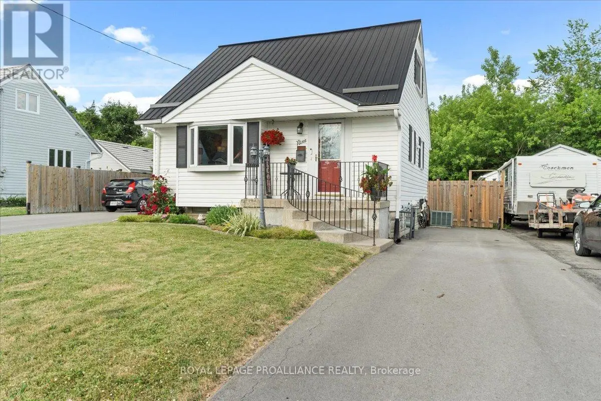 9 Sixth Street, Belleville, Ontario  K8N 4S4 - Photo 1 - X12247864