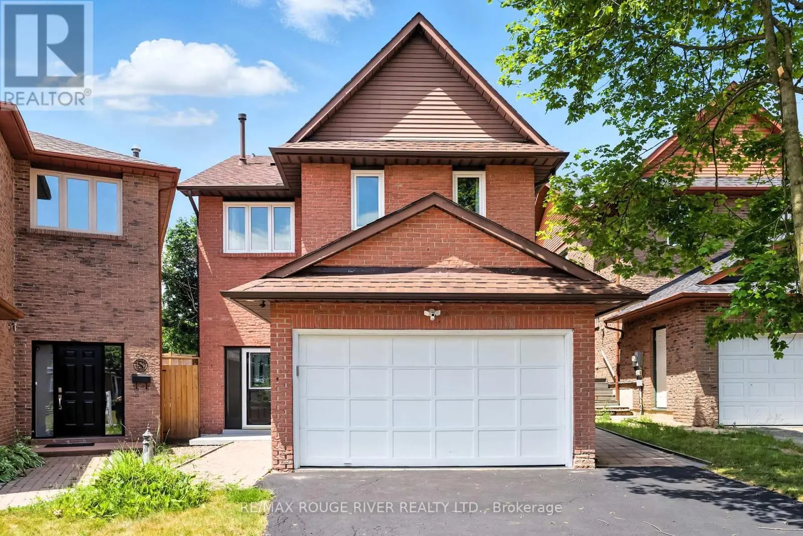 26 Longfellow Court, Whitby, Ontario  L1N 6V7 - Photo 1 - E12247941