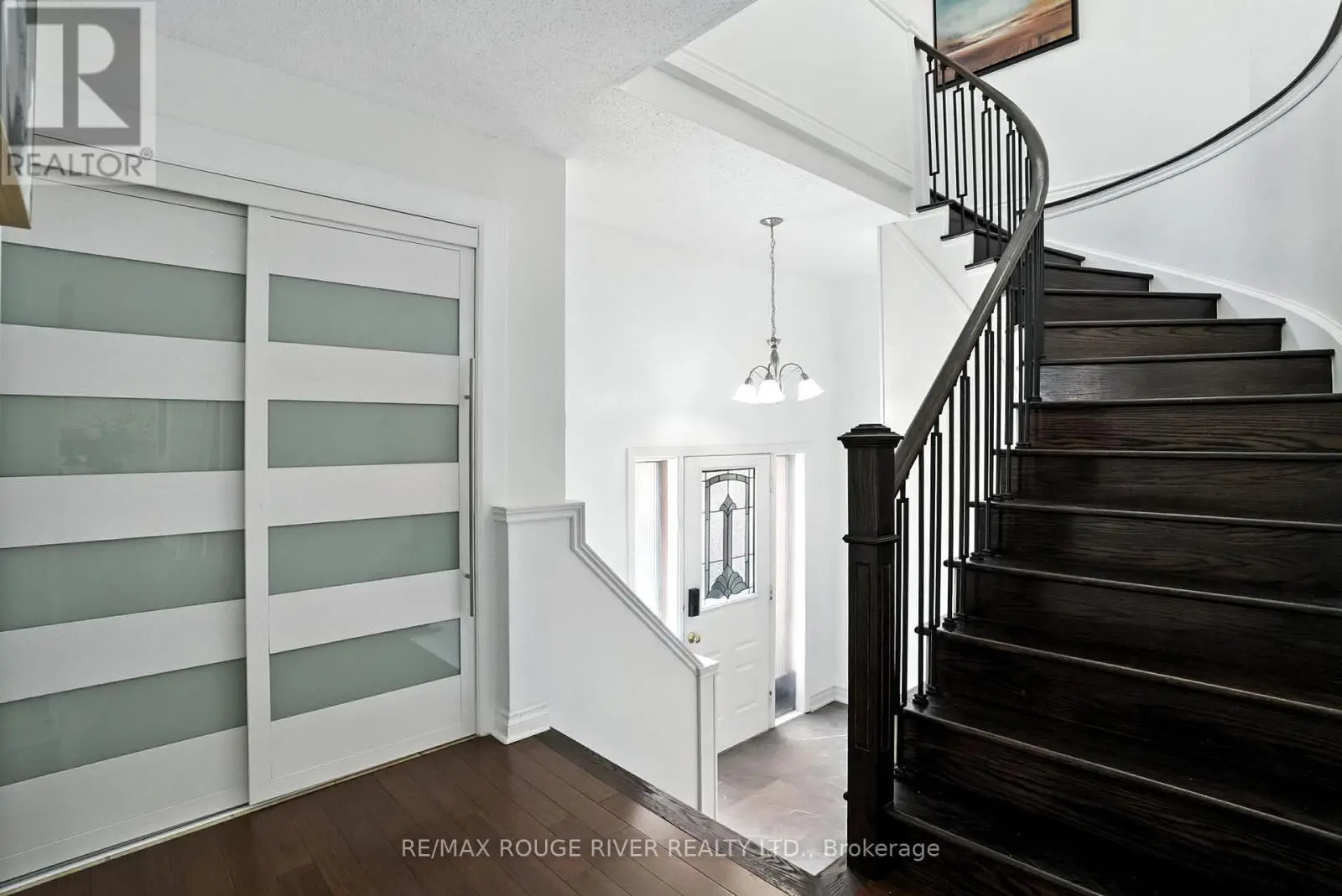 26 Longfellow Court, Whitby, Ontario  L1N 6V7 - Photo 2 - E12247941