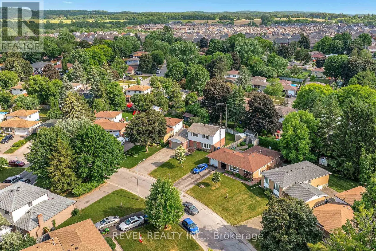 21 Adeline Avenue, New Tecumseth, Ontario  L0G 1W0 - Photo 2 - N12248068