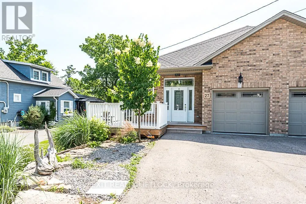 27 Helen Street, Kawartha Lakes, Ontario  K0M 1A0 - Photo 3 - X12247115