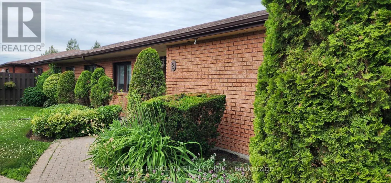 26 - 36 Champlain Crescent, Peterborough North, Ontario  K9L 1T1 - Photo 1 - X12248568