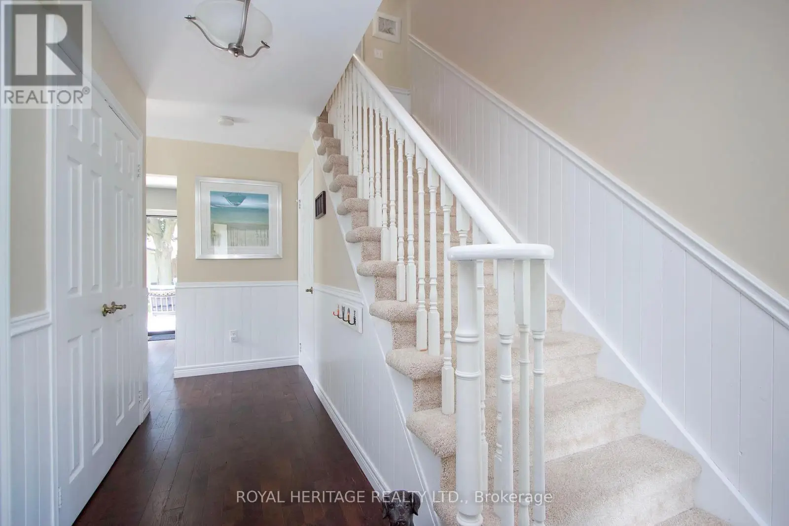 8 Arran Court, Clarington, Ontario  L1E 2E5 - Photo 2 - E12248792