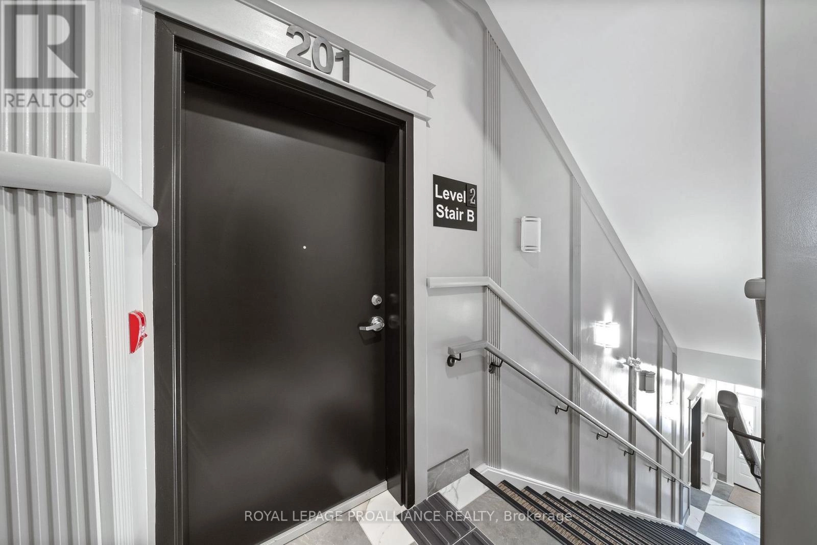201 - 941 Charles Wilson Parkway, Cobourg, Ontario  K9A 0L2 - Photo 3 - X12227131