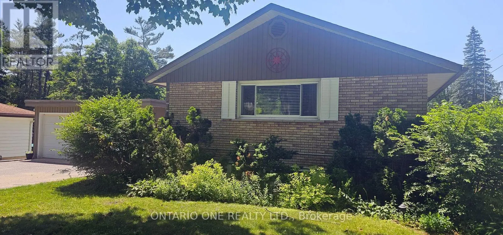 355 Greavette Street, Gravenhurst, Ontario  P1P 1G6 - Photo 2 - X12248987