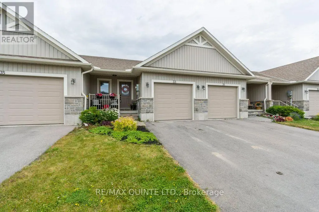 33 Chinook Street, Belleville, Ontario  K8P 0C6 - Photo 2 - X12245300