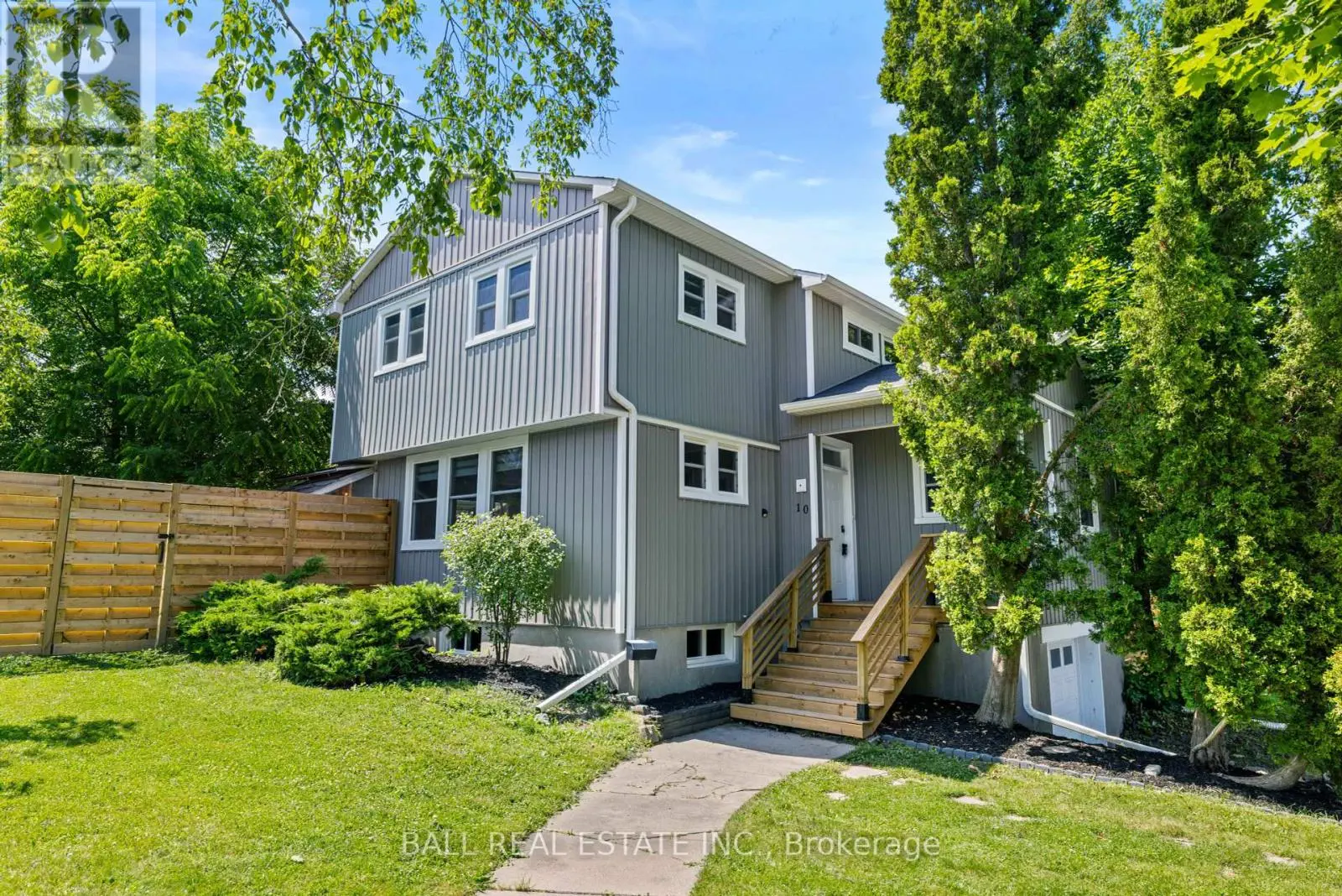 10 Anne Street, Peterborough Central, Ontario  K9J 4S5 - Photo 2 - X12249671