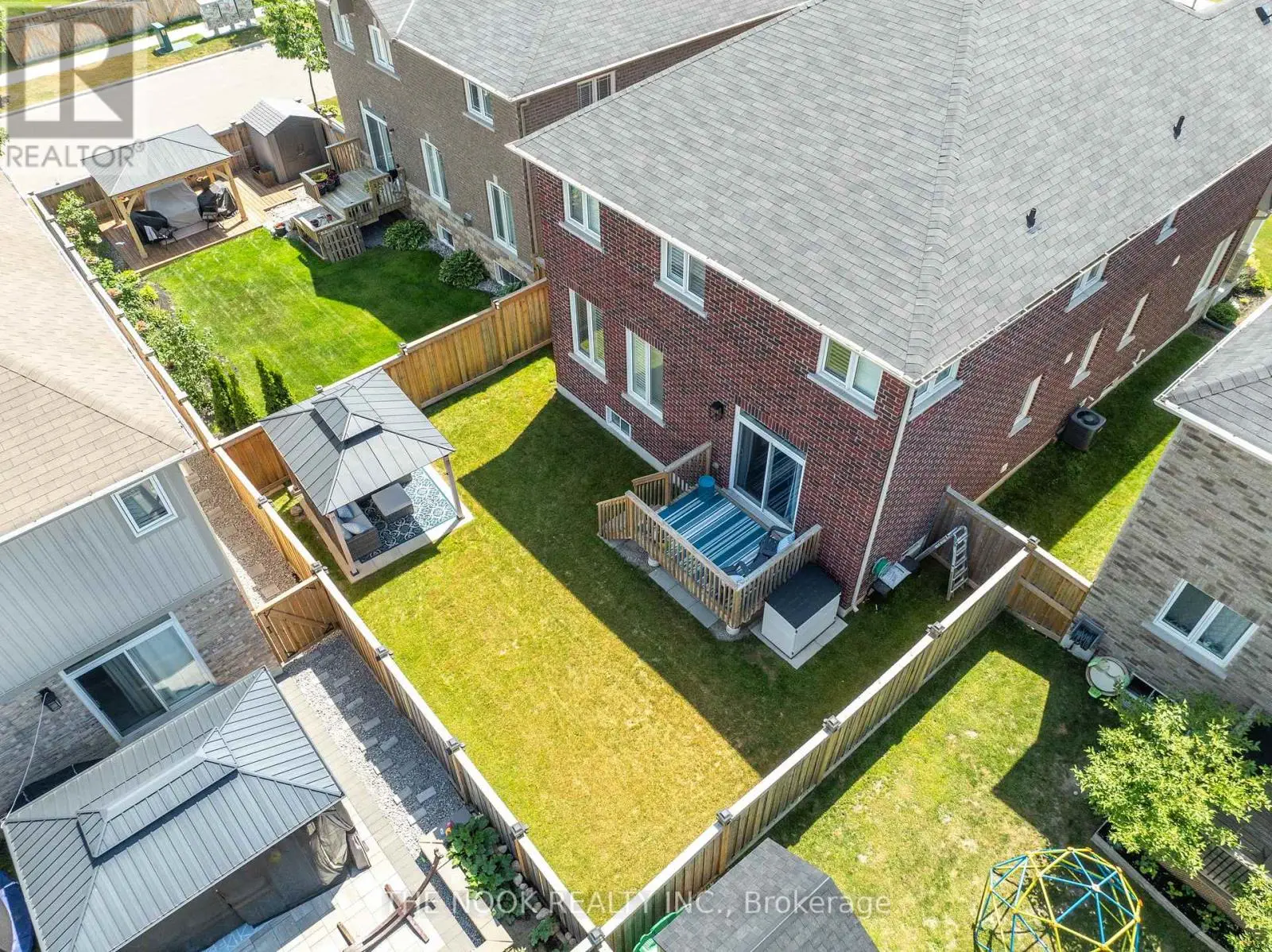 207 Crombie Street, Clarington, Ontario  L1C 0T8 - Photo 2 - E12250182