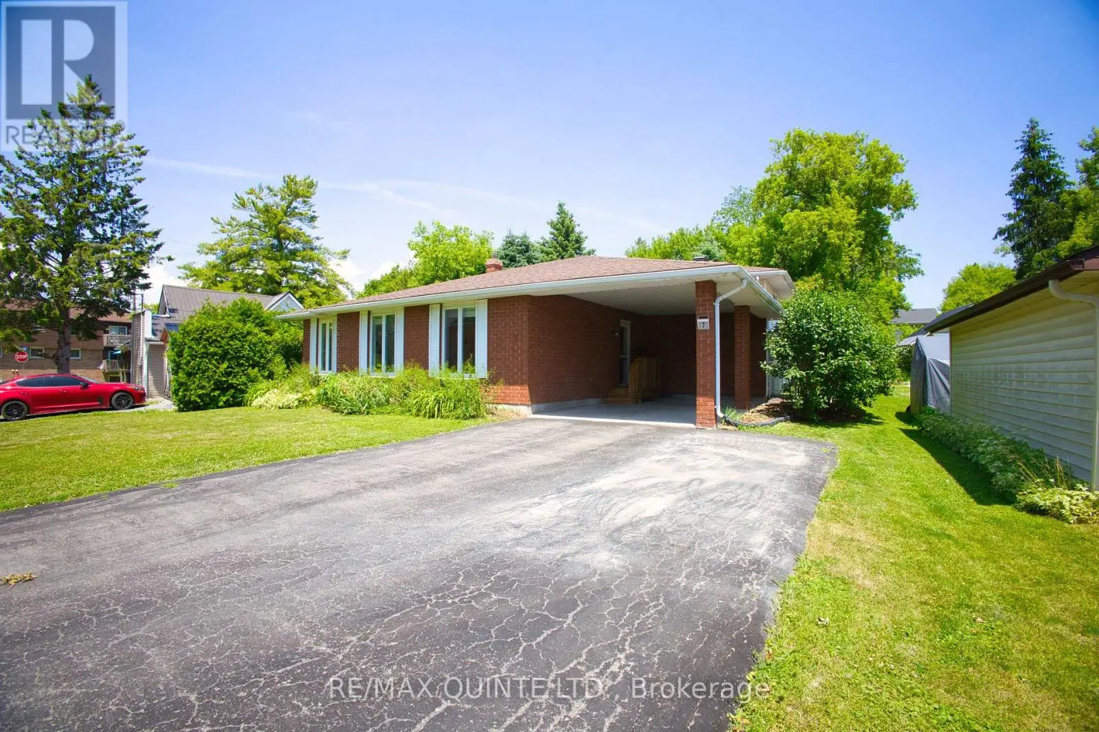 7 Blake Street, Greater Napanee, Ontario  K7R 3E2 - Photo 3 - X12250190