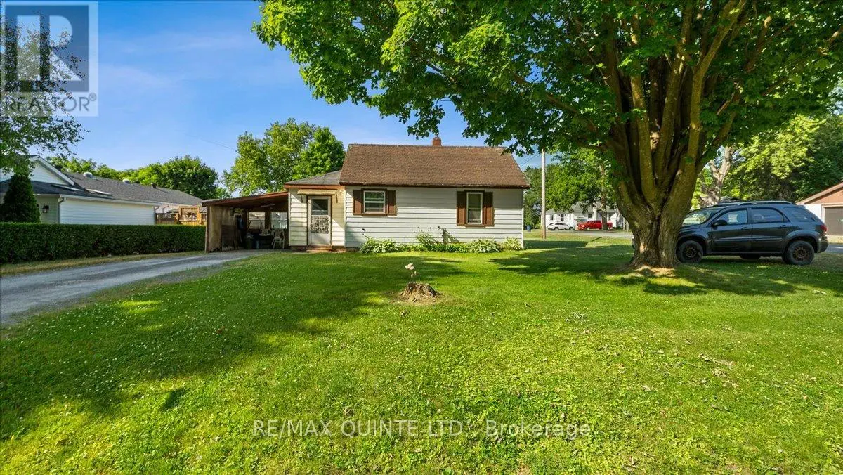 23 Fawcett Avenue, Prince Edward County, Ontario  K0K 2T0 - Photo 1 - X12250366