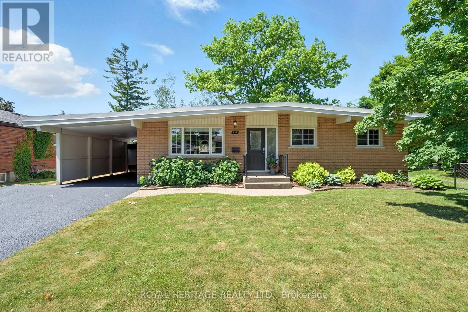 927 Northminster Avenue, Peterborough North, Ontario  K9H 6H7 - Photo 1 - X12250427