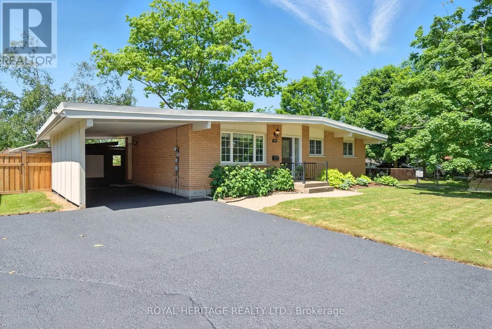 927 Northminster Avenue, Peterborough North, Ontario  K9H 6H7 - Photo 3 - X12250427