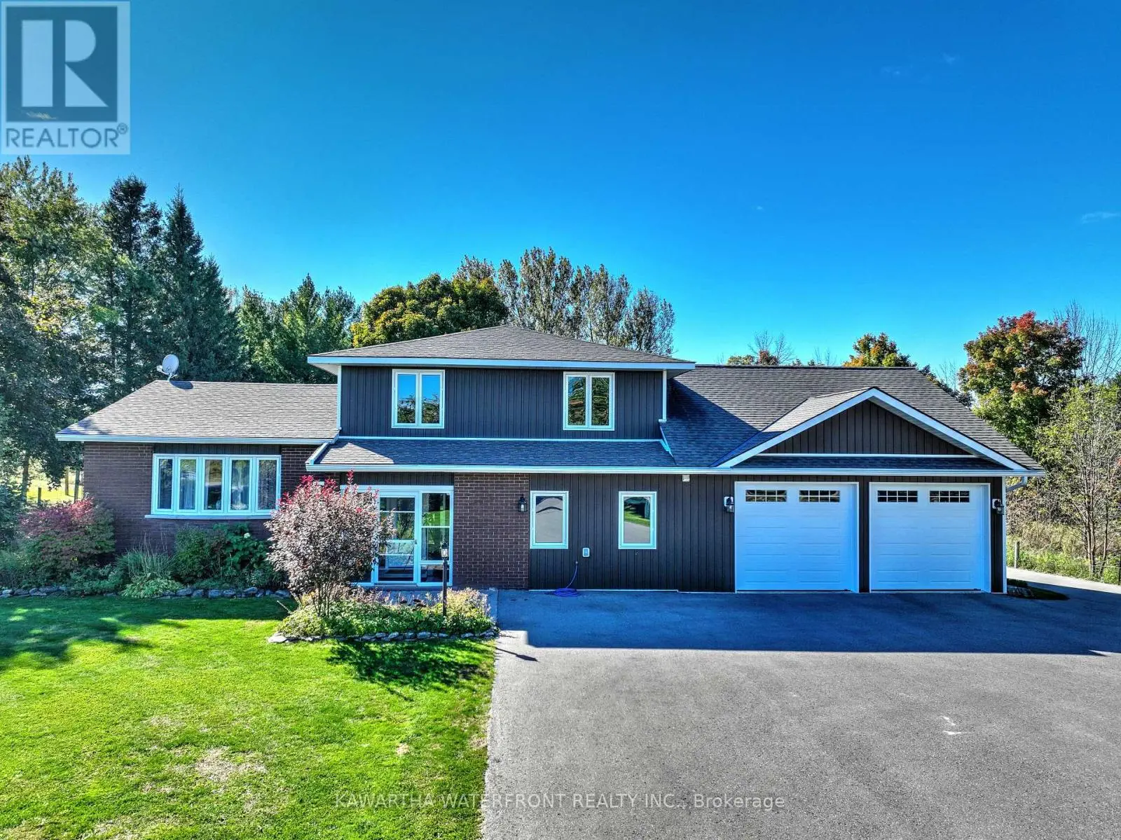 33 Northline Road, Kawartha Lakes, Ontario  K0M 1N0 - Photo 1 - X12250489