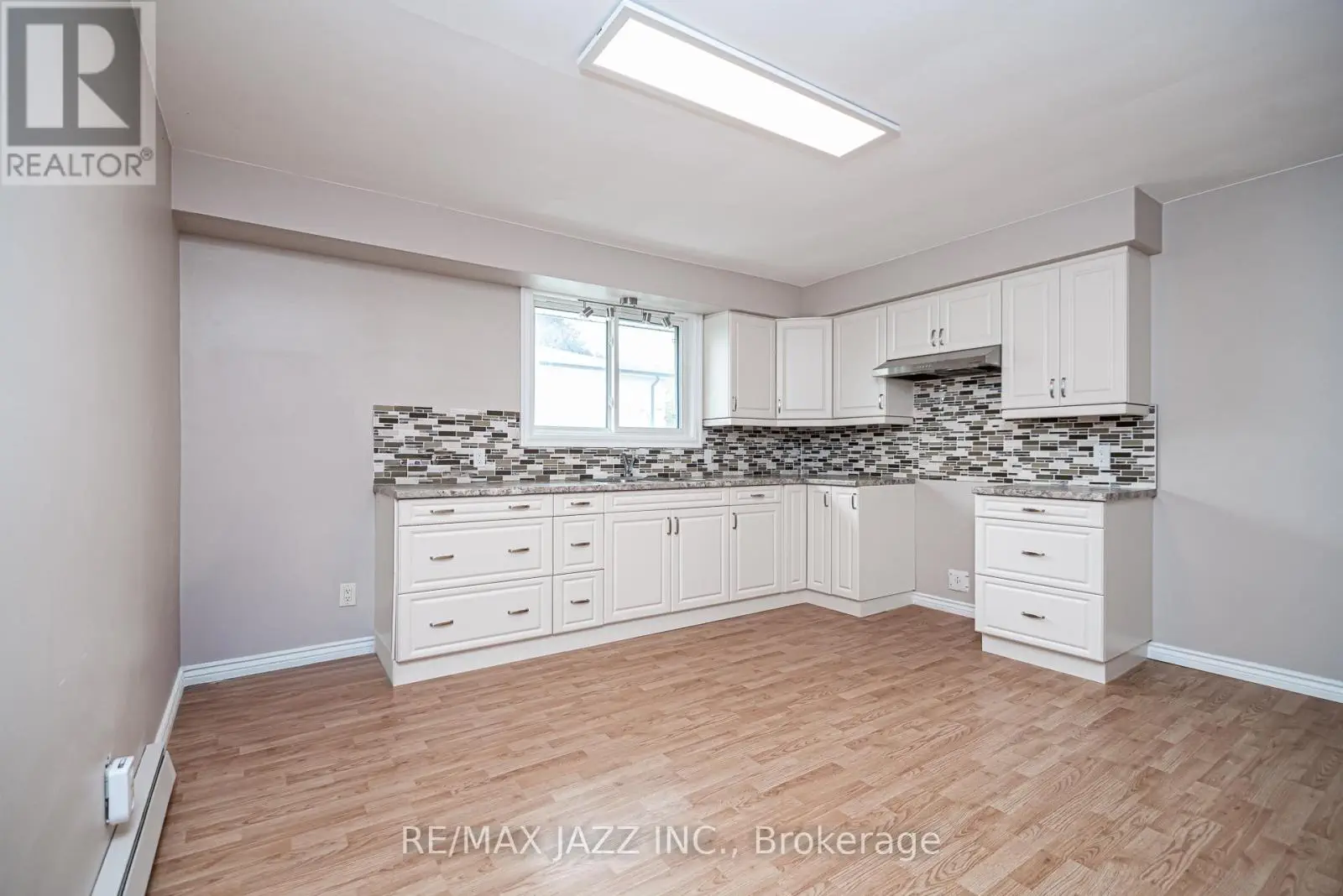 355 Oshawa Boulevard N, Oshawa, Ontario  L1G 5T2 - Photo 2 - E12250662