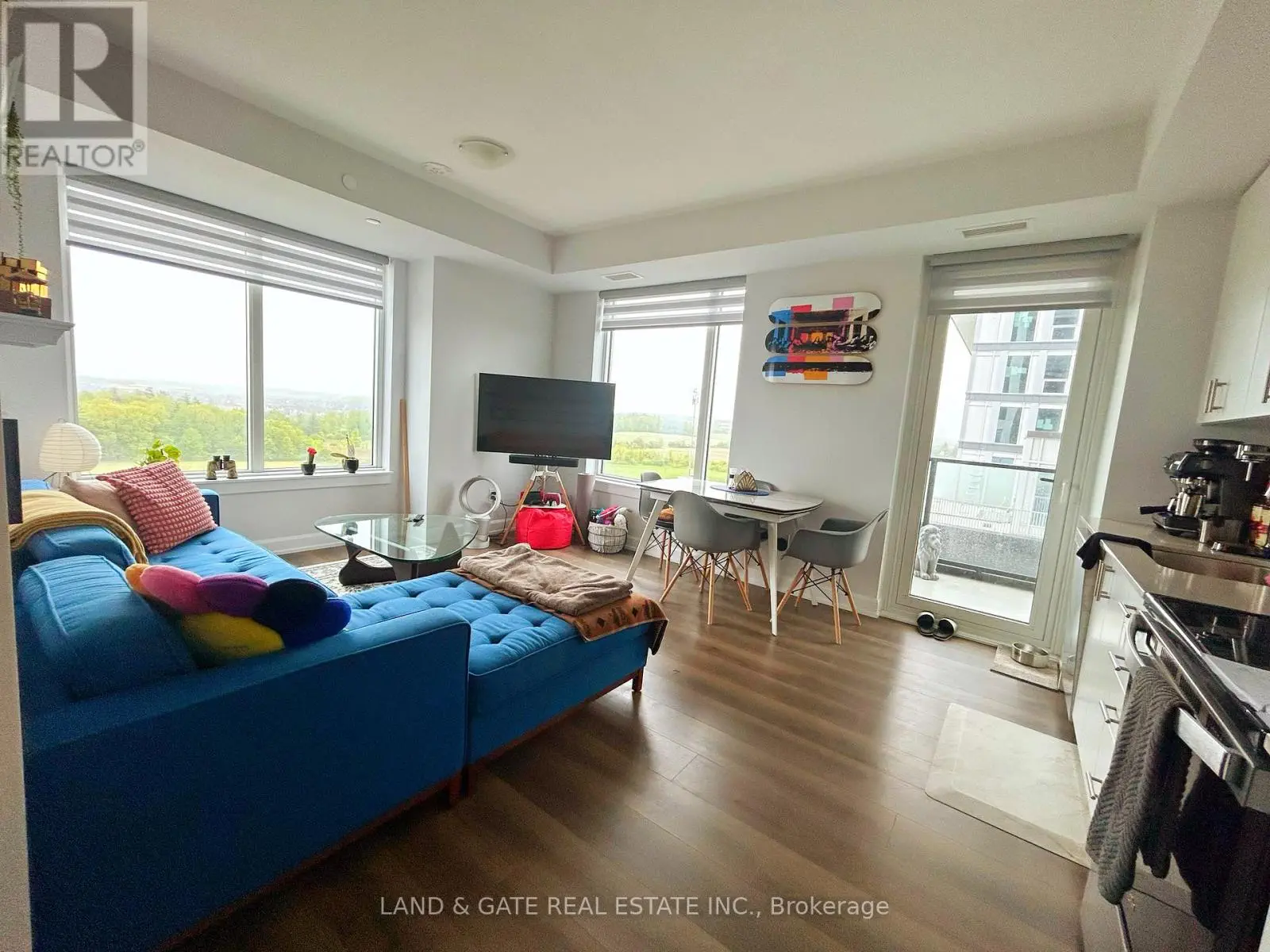 1010 - 3220 William Coltson Avenue W, Oakville, Ontario  L6H 7X9 - Photo 3 - W12251328