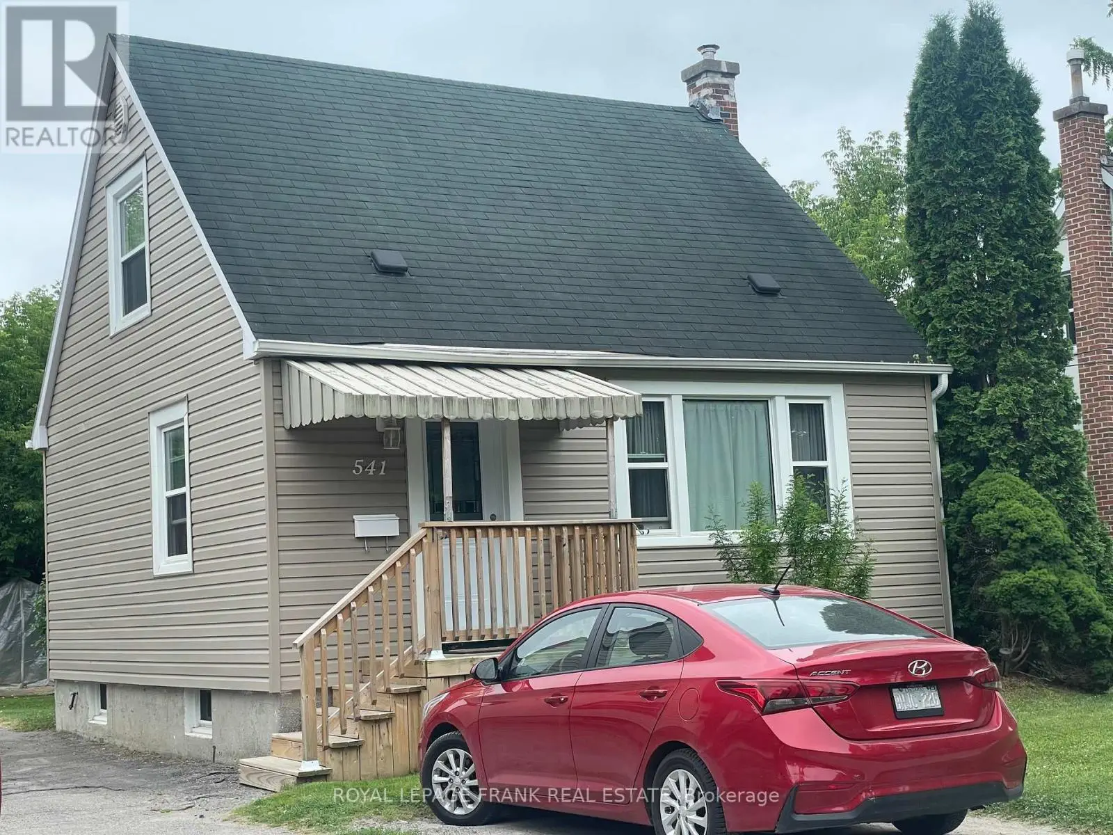541 Mckellar Street, Peterborough South, Ontario  K9J 1R1 - Photo 1 - X12251590
