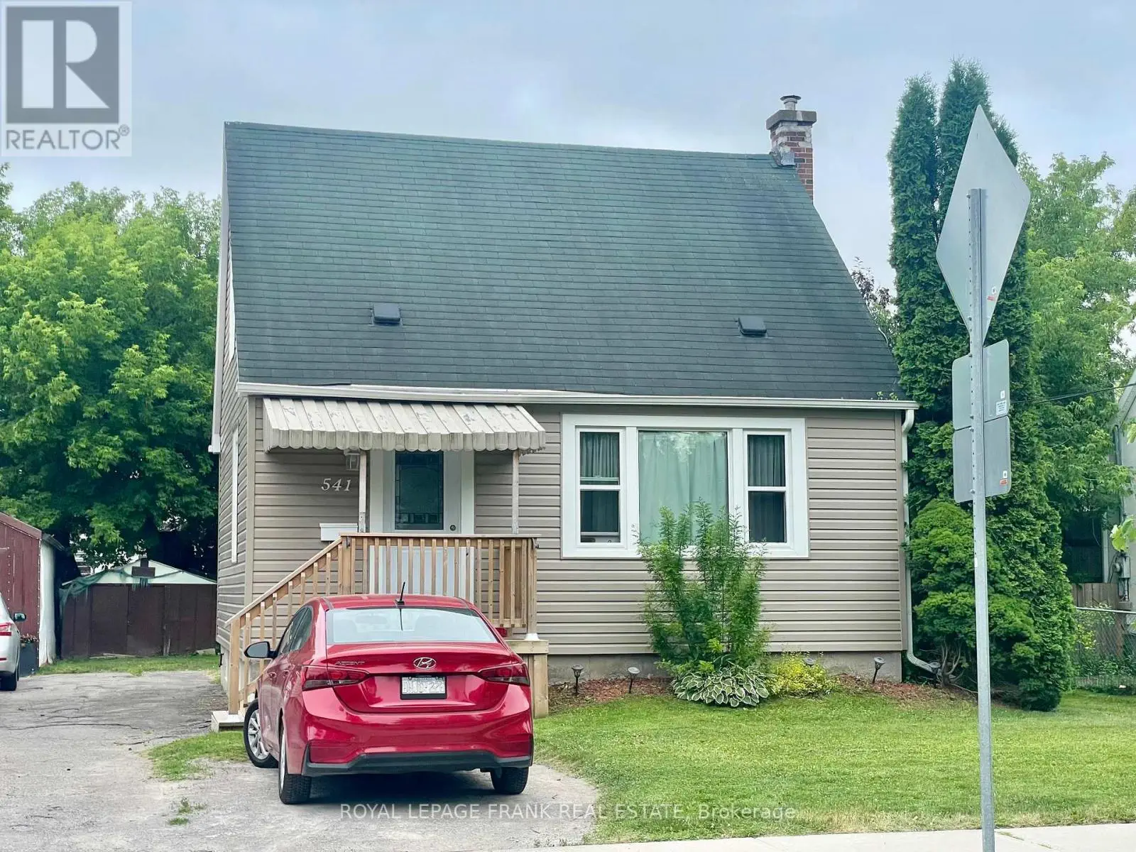 541 Mckellar Street, Peterborough South, Ontario  K9J 1R1 - Photo 2 - X12251590