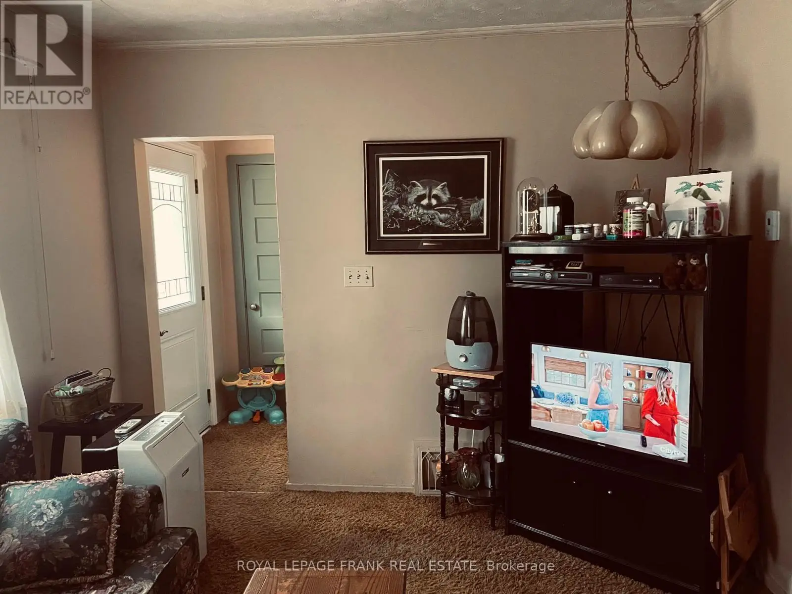 541 Mckellar Street, Peterborough South, Ontario  K9J 1R1 - Photo 3 - X12251590