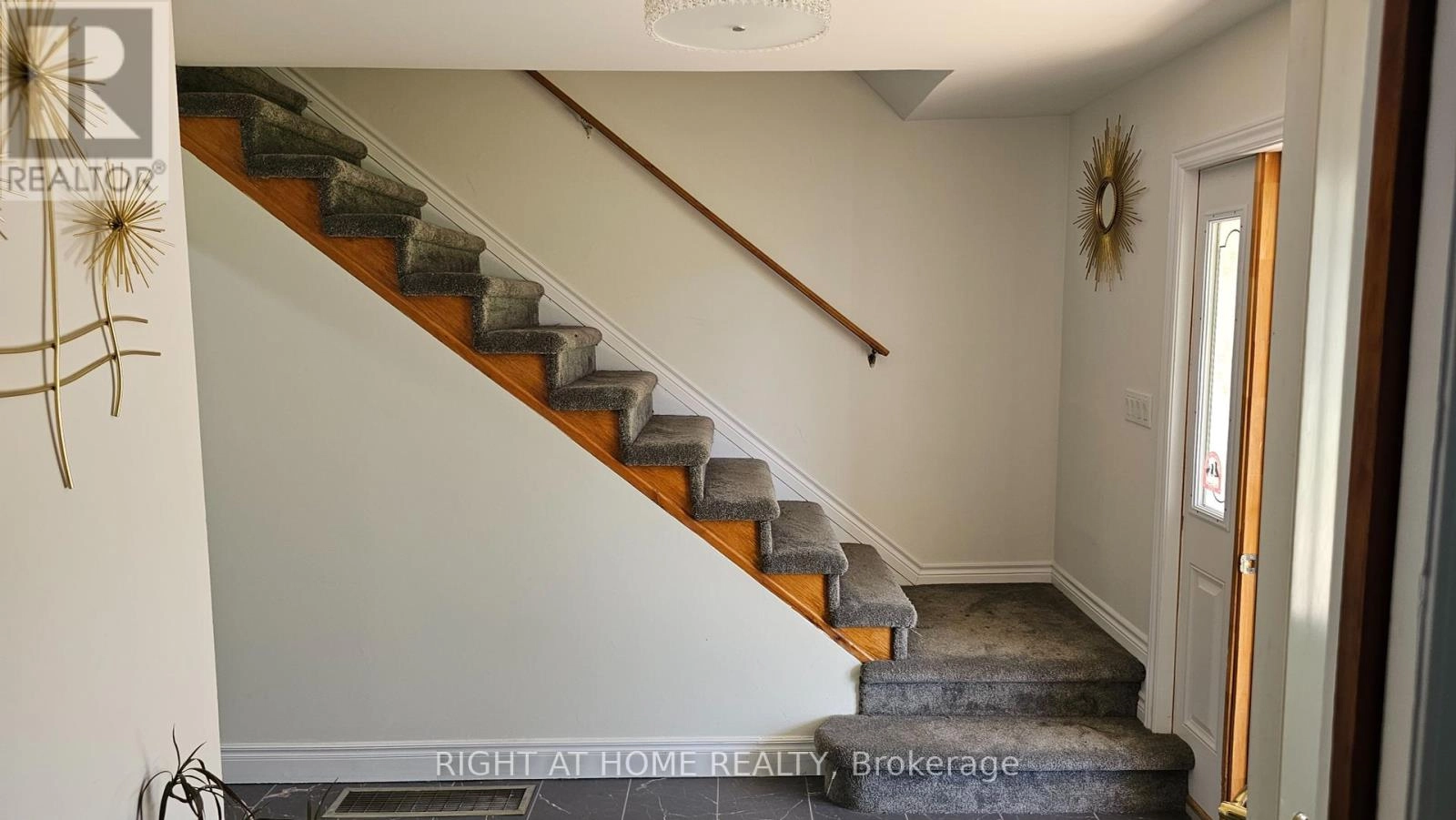 57 Walnut Street W, Kawartha Lakes, Ontario  K0L 2W0 - Photo 3 - X12168003