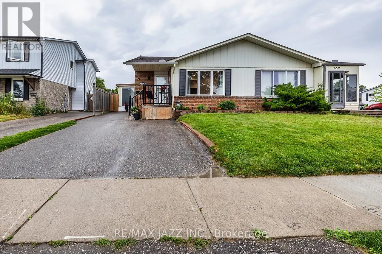657 Dorchester Drive, Oshawa, Ontario  L1J 6L4 - Photo 1 - E12252688