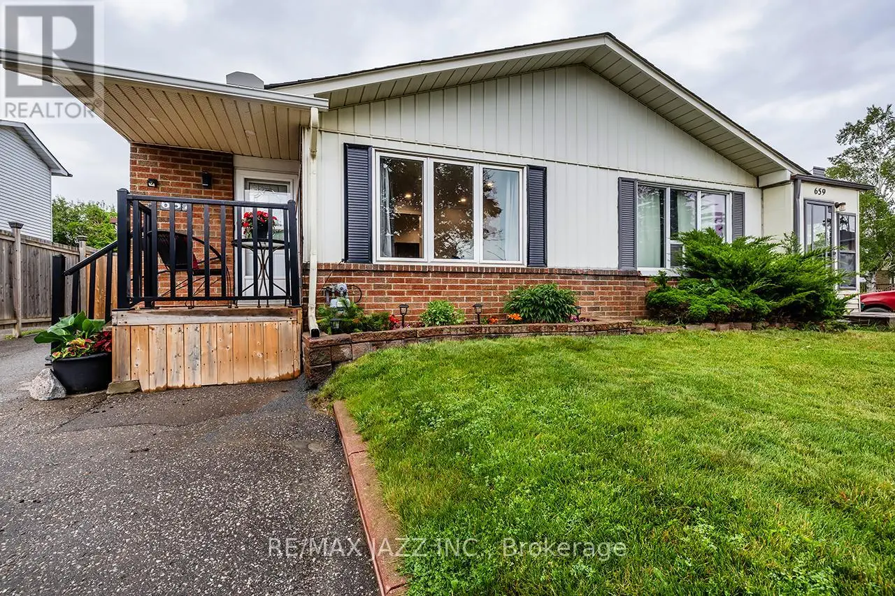 657 Dorchester Drive, Oshawa, Ontario  L1J 6L4 - Photo 3 - E12252688