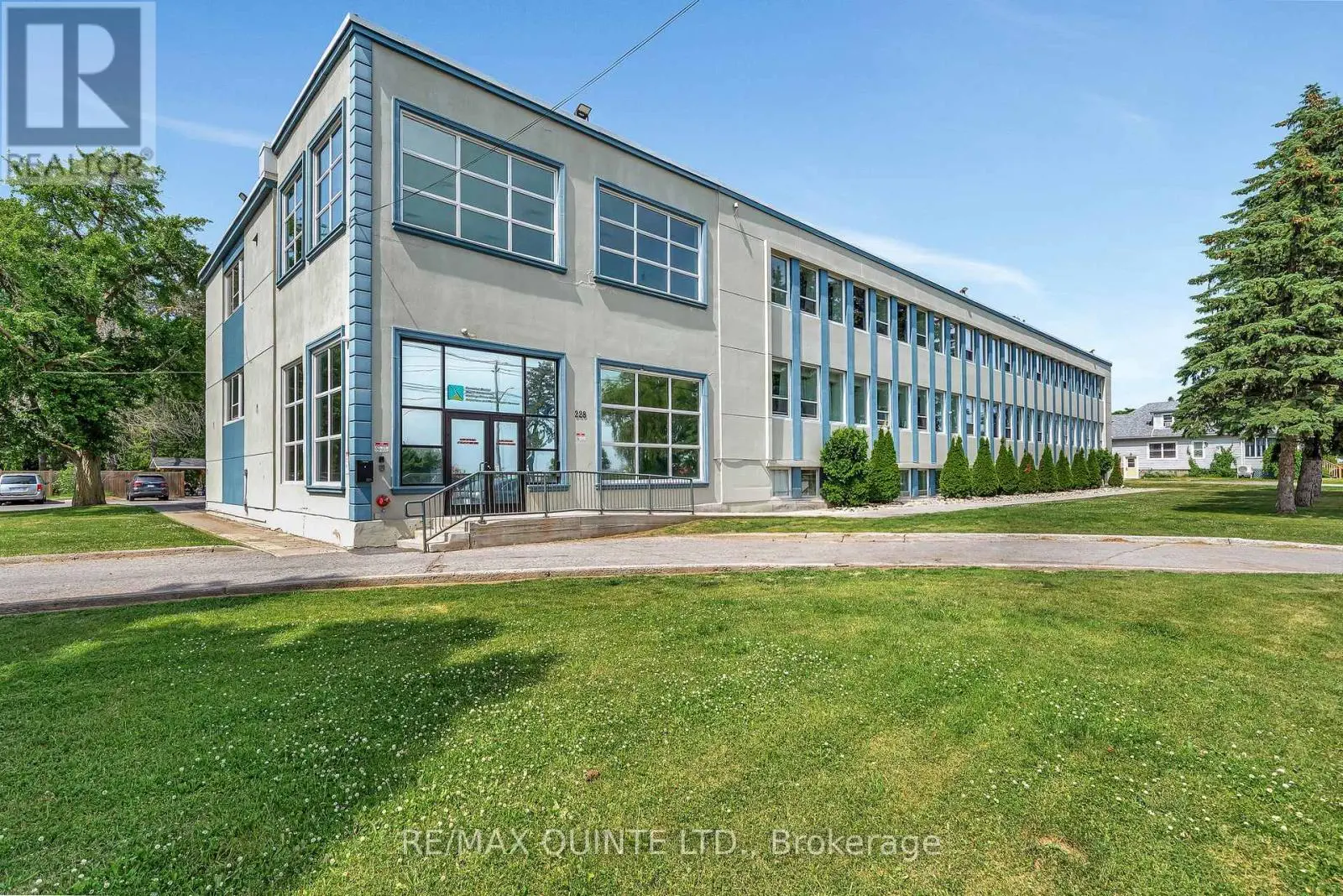 228 Dundas Street E, Belleville, Ontario  K8N 1E4 - Photo 3 - X12252701