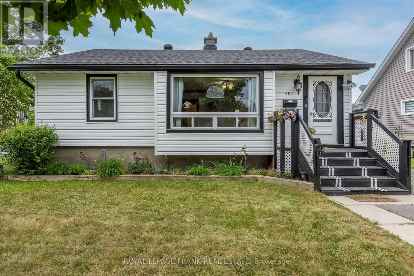 689 Hawley Street, Peterborough South, Ontario  K9J 4C7 - Photo 2 - X12252884