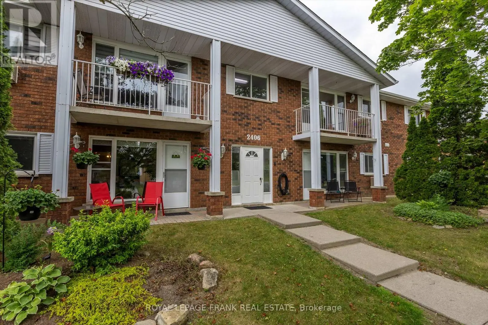 201 - 2406 Mountland Drive, Peterborough West, Ontario  K9K 2E1 - Photo 2 - X12253086
