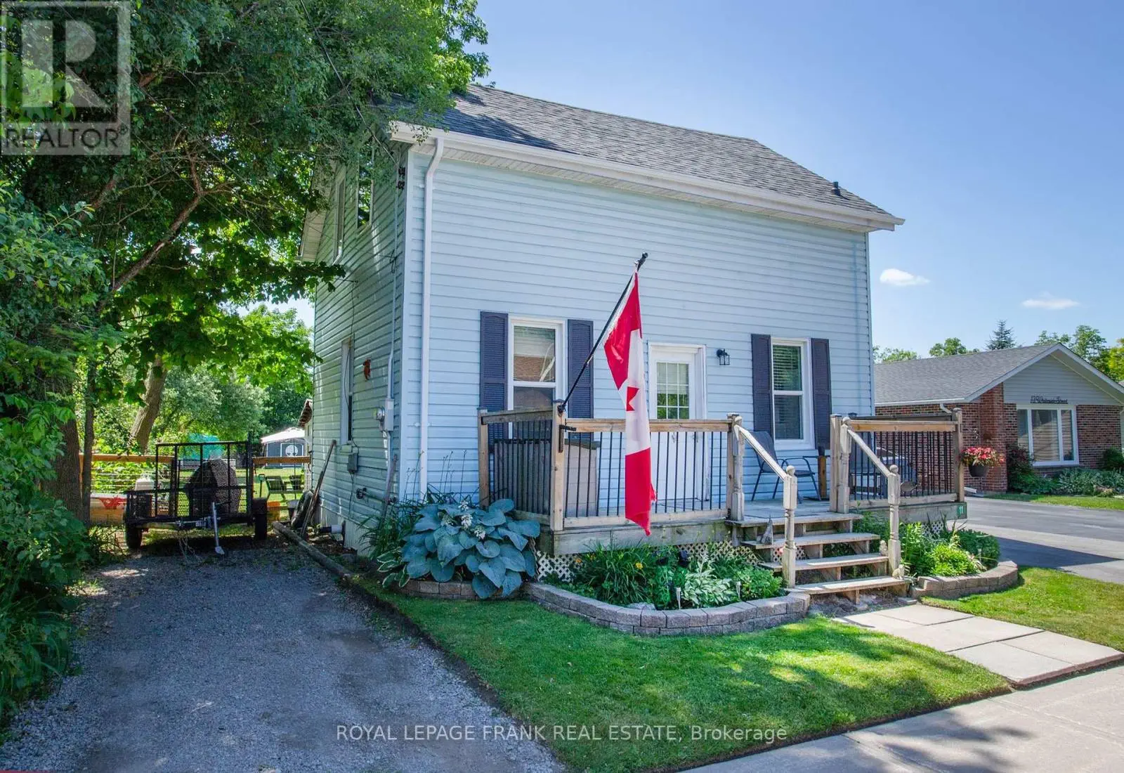 11 Whiteside Street, Kawartha Lakes, Ontario  K0M 2C0 - Photo 2 - X12253296