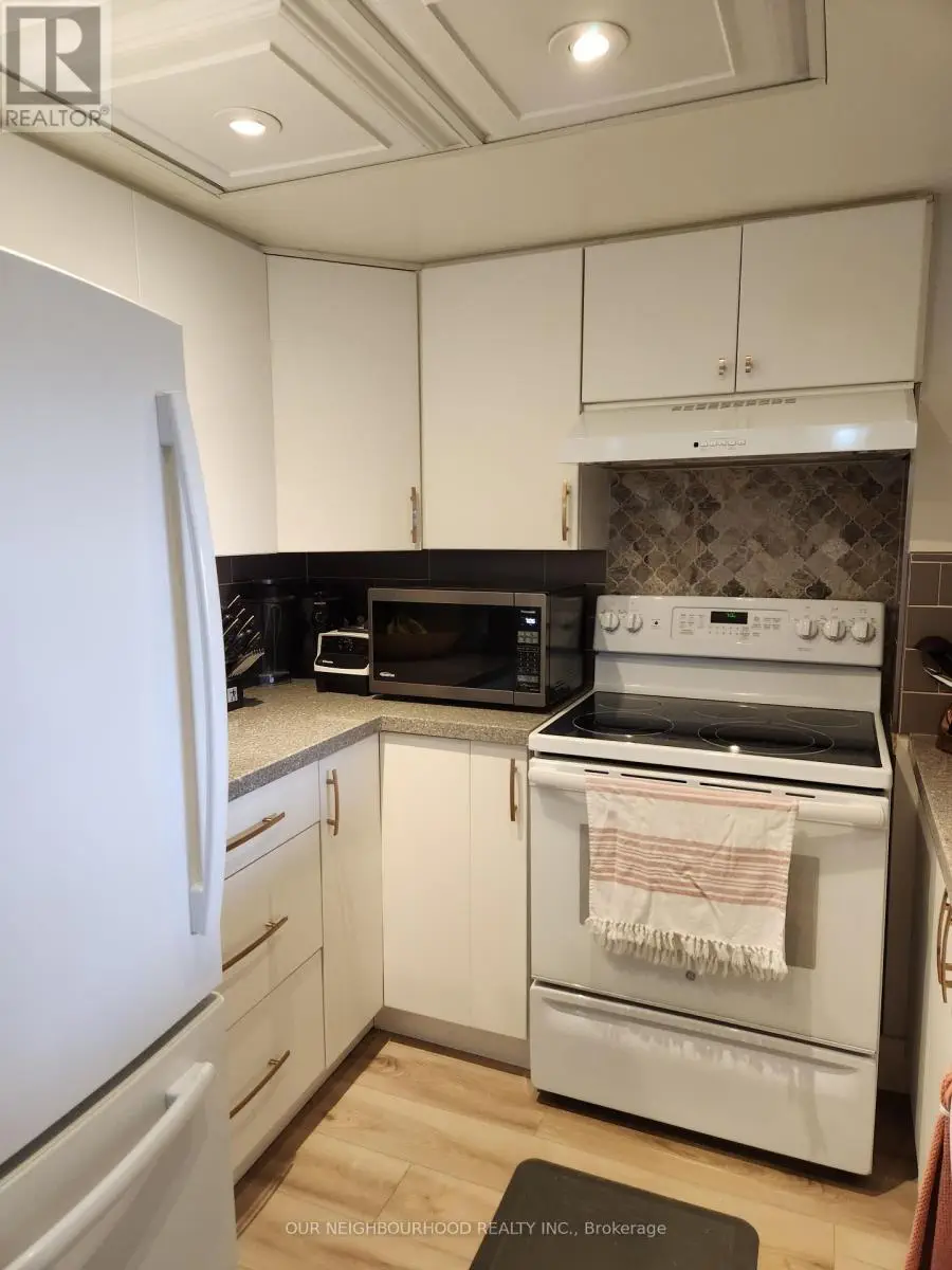 2305 - 1470 Midland Ave Avenue, Toronto, Ontario  M1P 4Z4 - Photo 2 - E12253549