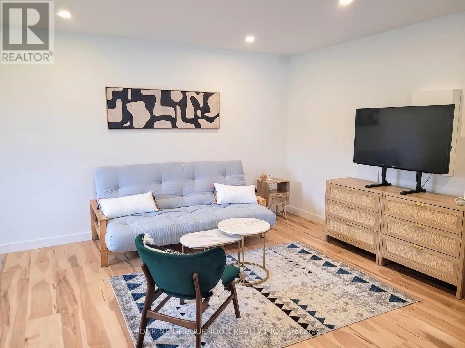 Garden Suite - 20 Braeburn Avenue, Toronto, Ontario  M9P 2J3 - Photo 3 - W12253541