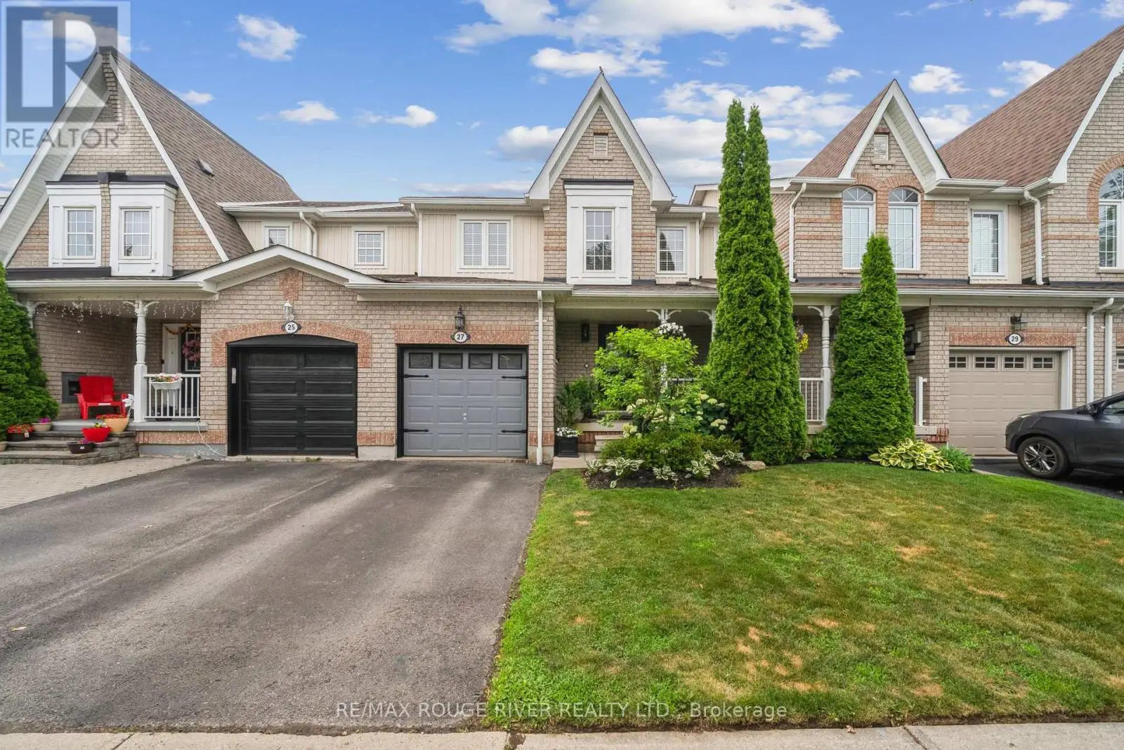 27 Barchester Crescent, Whitby, Ontario  L1M 2L7 - Photo 2 - E12255215