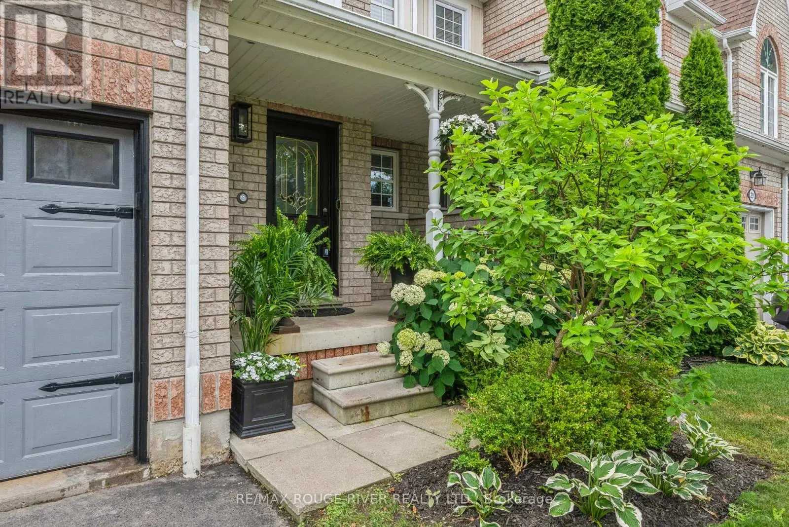 27 Barchester Crescent, Whitby, Ontario  L1M 2L7 - Photo 3 - E12255215