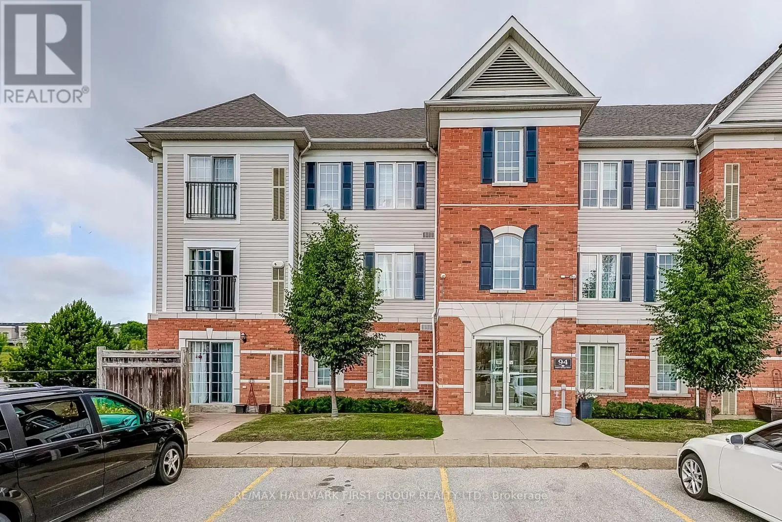 311 - 94 Aspen Springs Drive, Clarington, Ontario  L1C 5N4 - Photo 2 - E12255547
