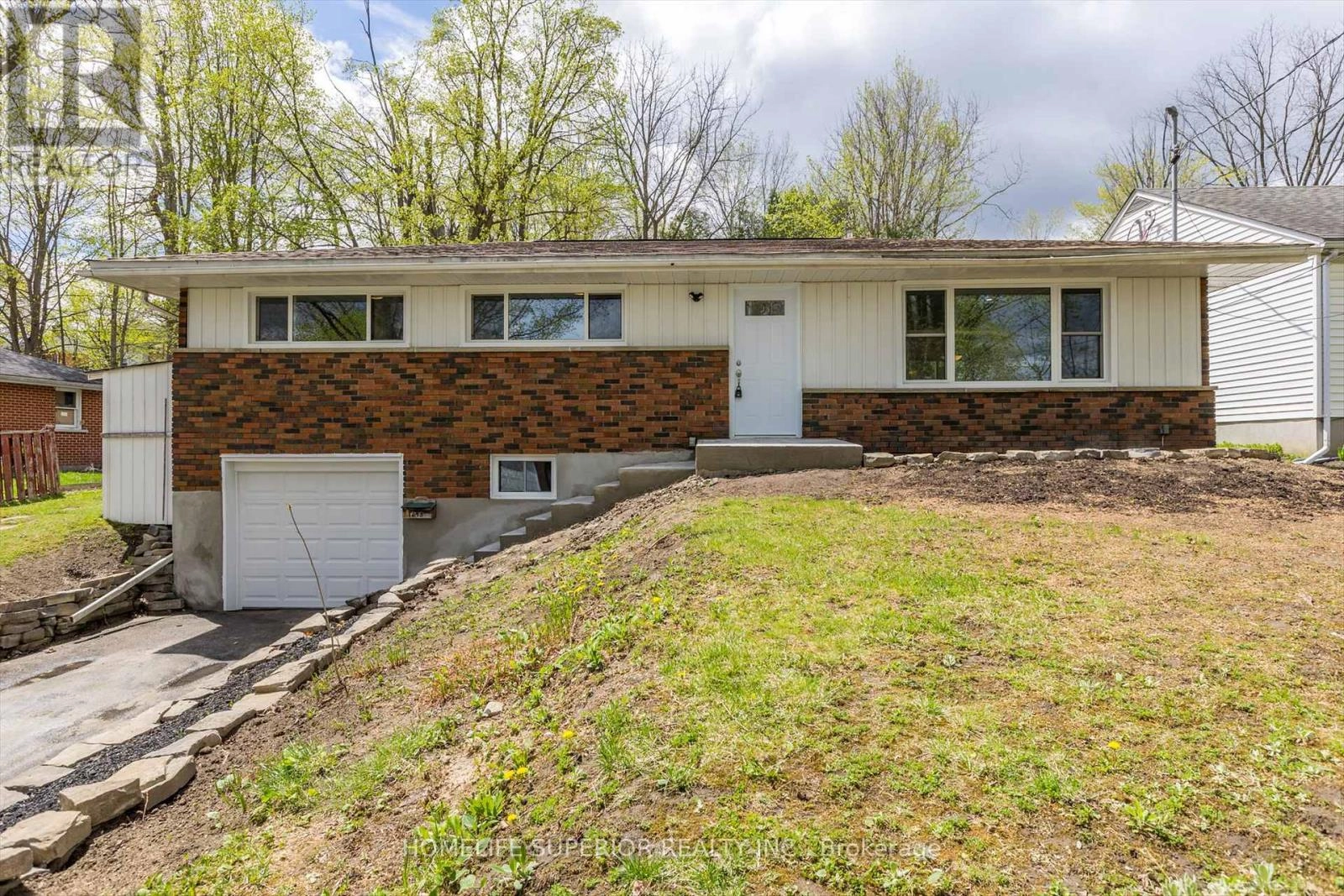 1243 Albertus Avenue, Peterborough Central, Ontario  K9J 6A3 - Photo 1 - X12255824