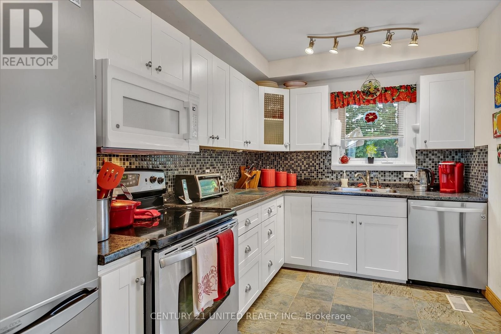 236 Lee Street, Peterborough North, Ontario K9H 5P1 - Photo 10 - X12256031