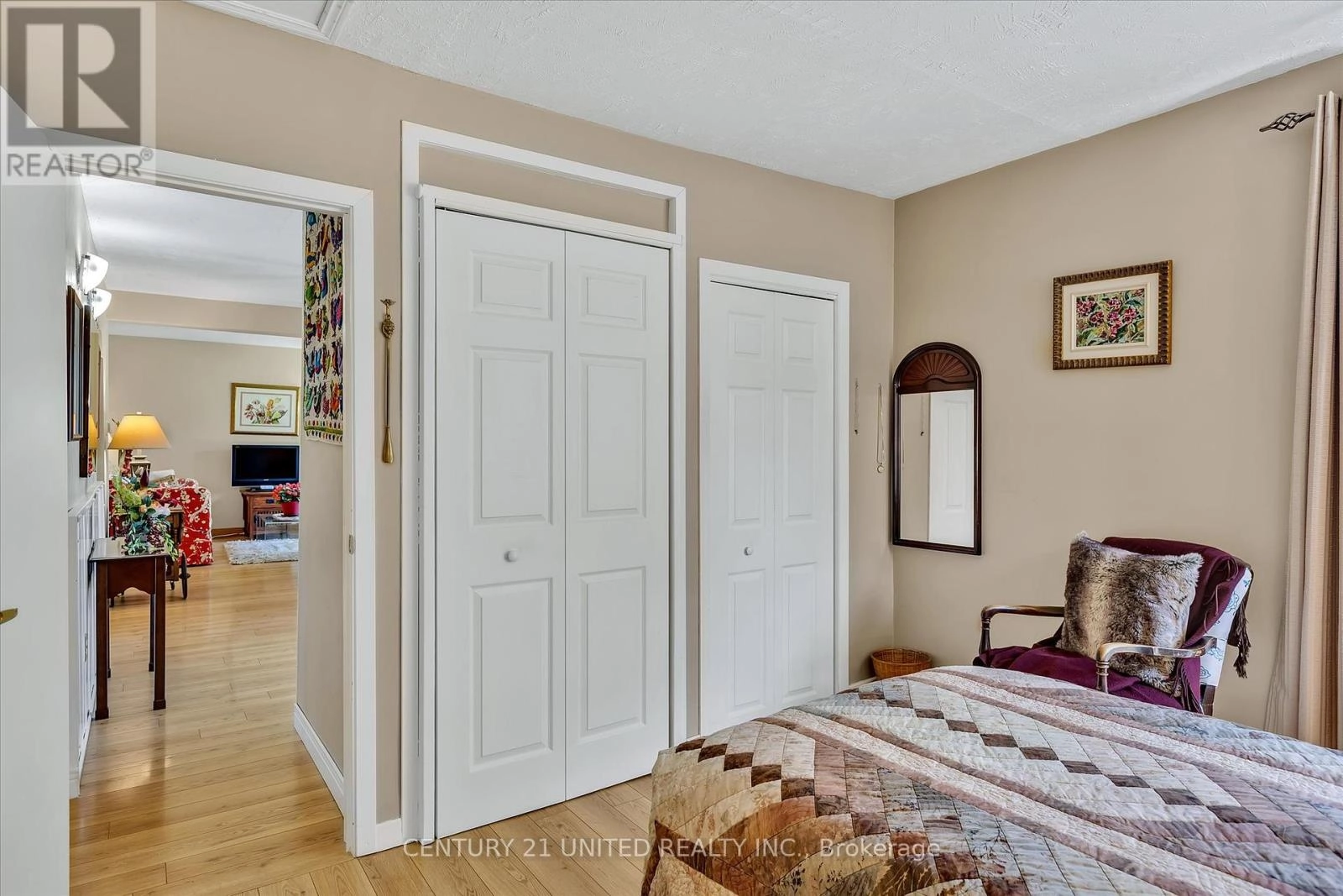 236 Lee Street, Peterborough North, Ontario K9H 5P1 - Photo 13 - X12256031